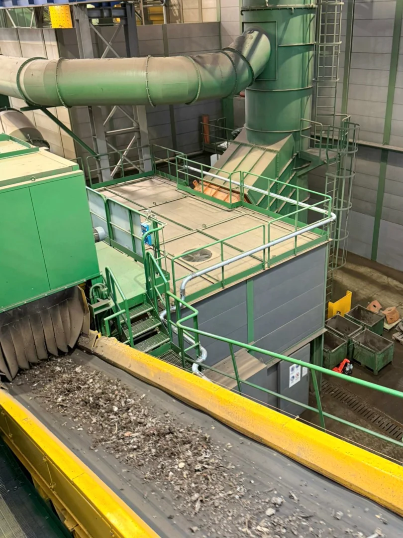 ERFOLGREICHER ABSCHLUSS DER INSTALLATION NEUER ZENTRALER ABSAUGANLAGEN IN EINEM ROHSTOFFVERARBEITUNGSBETRIEB 
